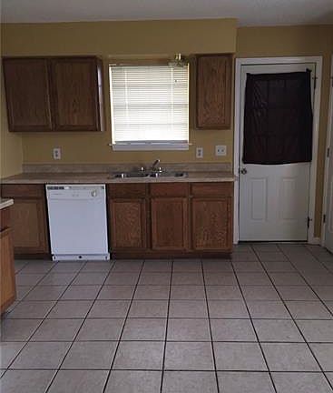 3rd image of 3405 Shangri La Dr