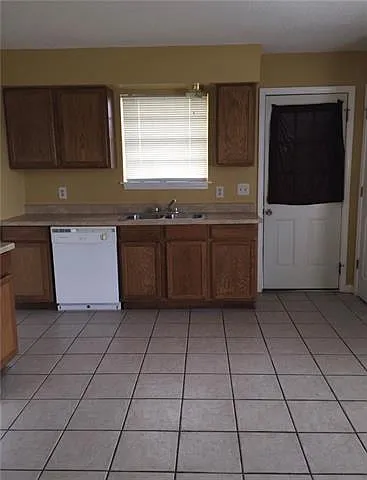 3405 Shangri La Dr — Photo 3
