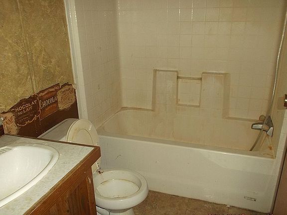 Full Bath - before rehab