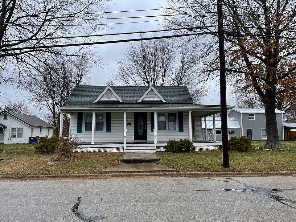 1st image of 806 W Center St