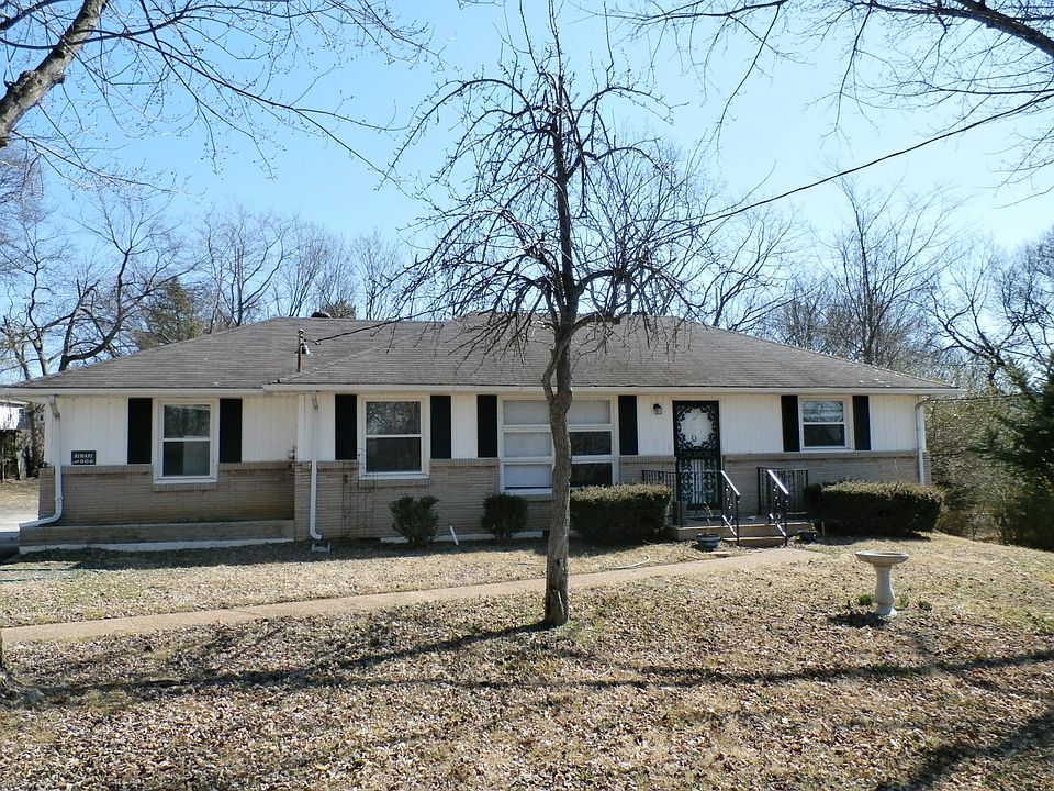 1st image of 906 Radford Dr