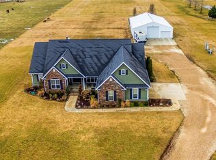 10521 Hank Sargent Rd, Prairie Grove, AR 72753