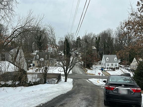 4th image of 6807 Elmhurst St
