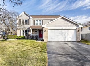 220 Beaver Creek Dr, Bolingbrook, IL 60490