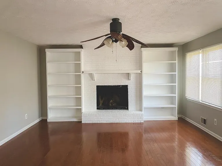 2021 Hunters Cove Dr — Photo 7