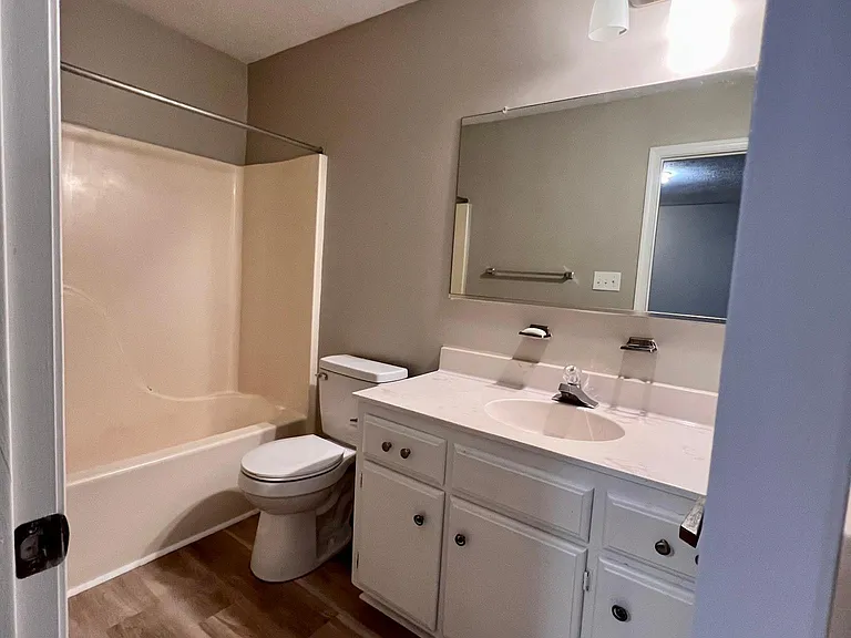 125 Parkway Dr — Photo 8