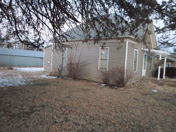 Large side yard