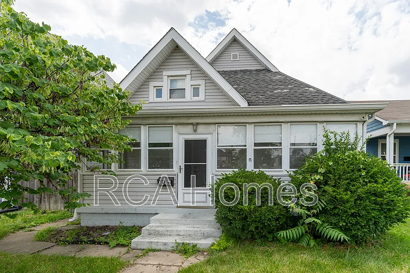 1042 Saint Paul St