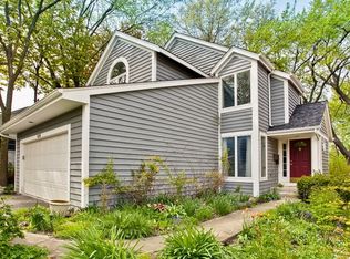 416 E Sunnyside Ave, Libertyville, IL
