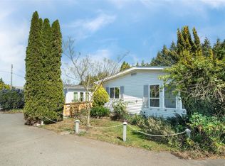 1581 Middle Rd #7, New Songhees 1a, BC V9A0E5