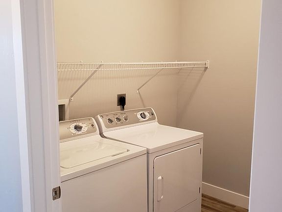 3rd image of 109 W Seasons Dr #104