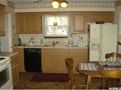 5th image of 631 Maplewood Ave