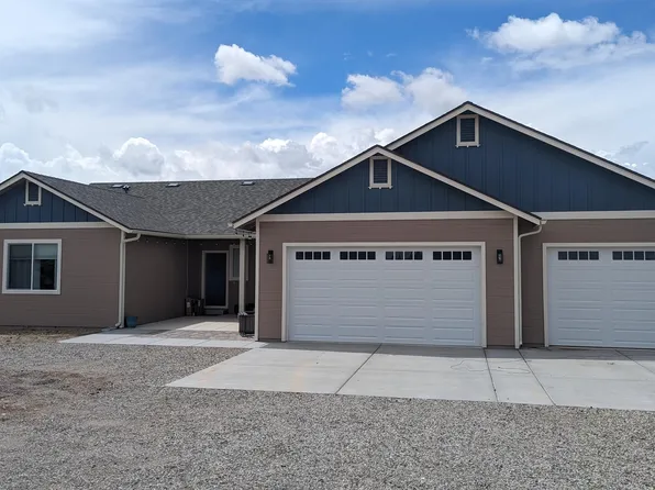 1927 Arabian Ln, Gardnerville, NV 89410