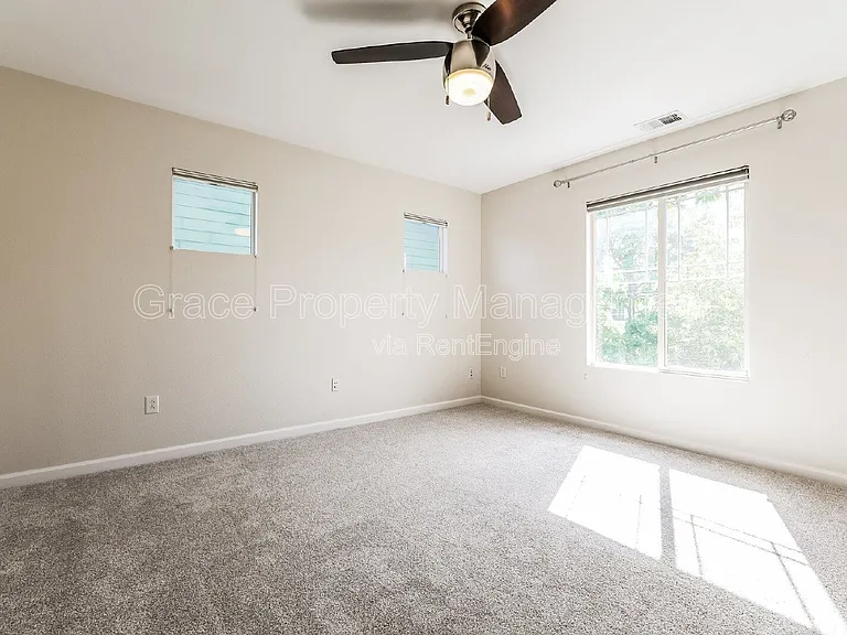 4731 Lucca Dr — Photo 15