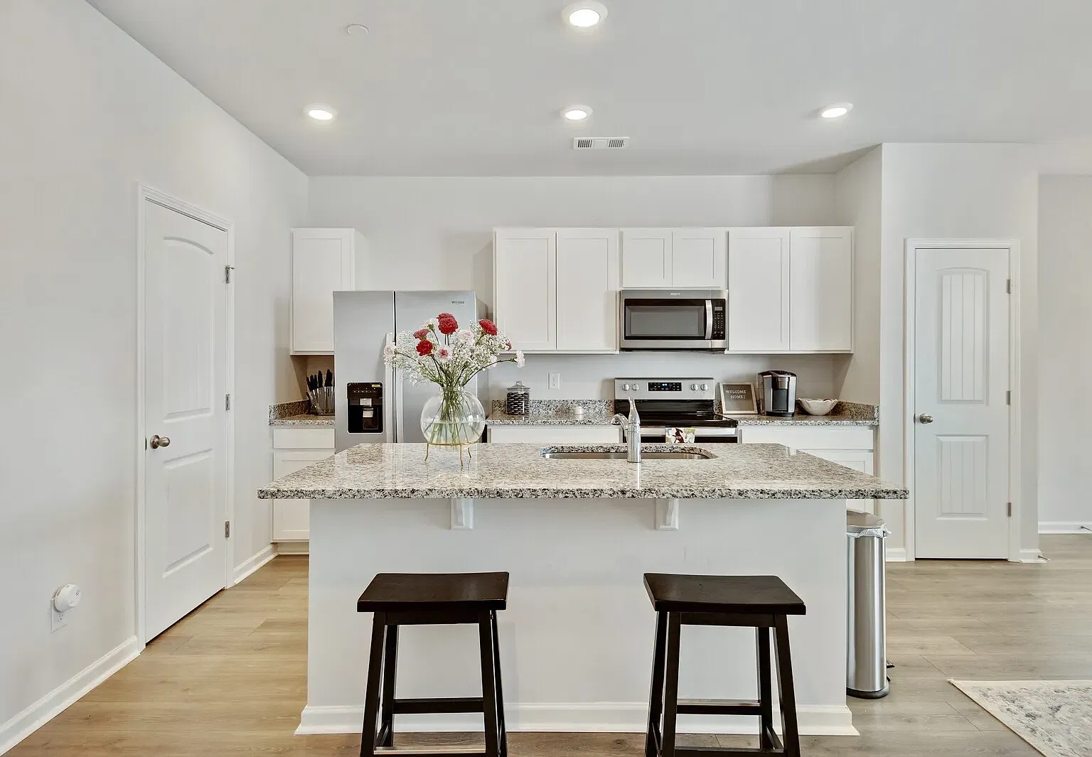 3 bed, 2.5 bath, 1474 sqft, $2,000 — Photo 4