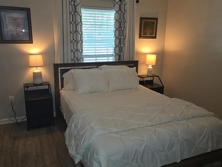S Narrow Oak Ln — Photo 2
