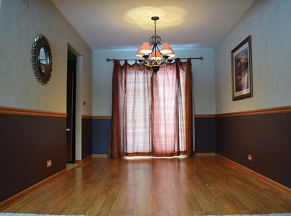 4th image of 304 Pinecroft Dr