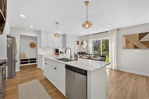8905 SW 8th St — Photo 10