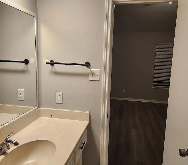 1720 Hazelwood Dr #1720 — Photo 8