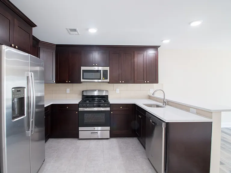 1664 Stuyvesant Ave #305 — Photo 8