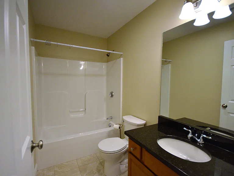 854 Temple St — Photo 3