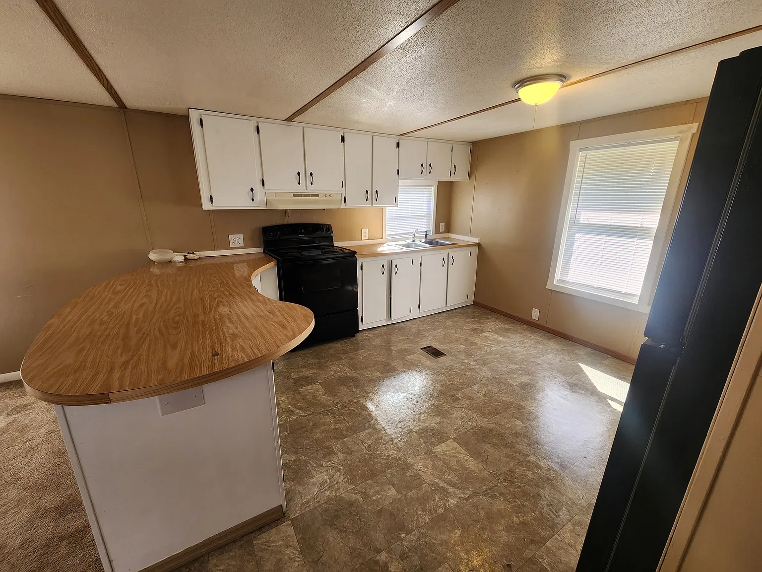 2 bed, 1120 sqft, $1,000 — Photo 2