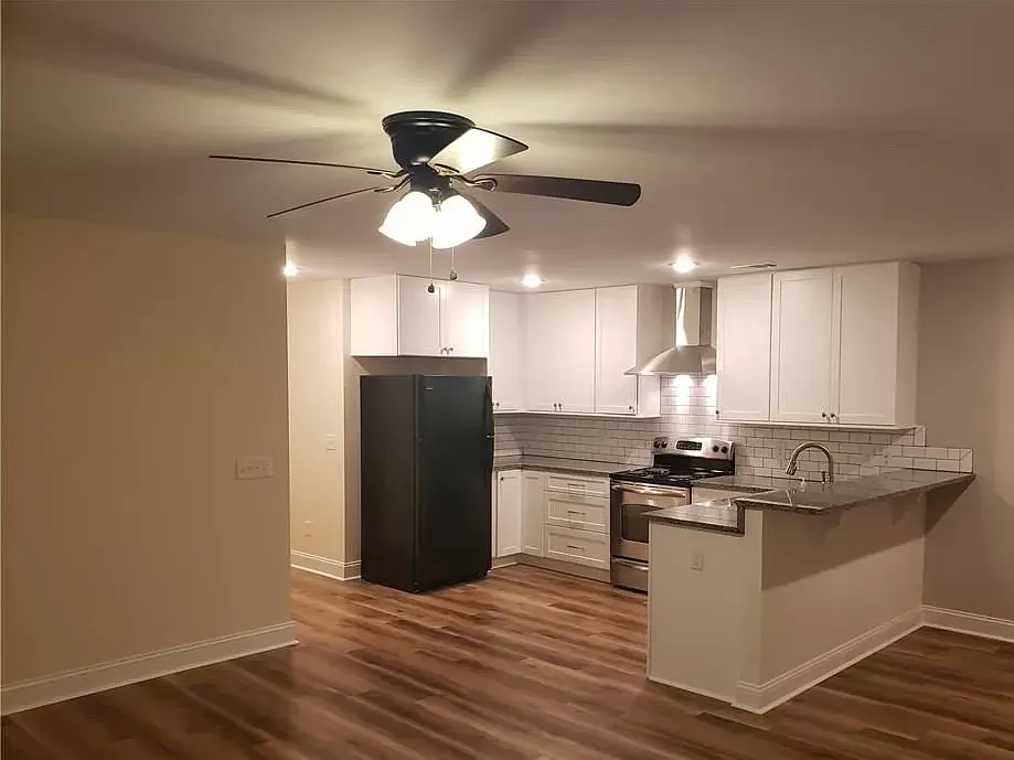 2 bed, 1085 sqft, $2,100 — Photo 3