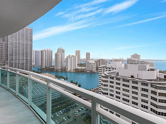 3rd image of 950 Brickell Bay Dr APT 2210