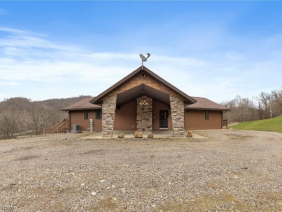 4th image of 55575 Clover Ridge Rd