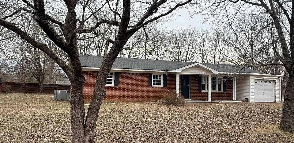 1st image of 761 Iris St
