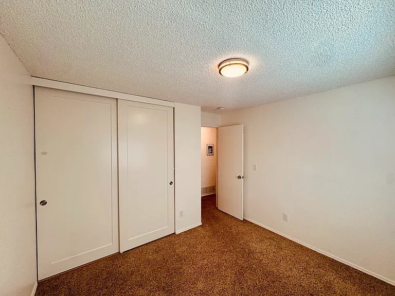323 S Jefferson Ave — Photo 10