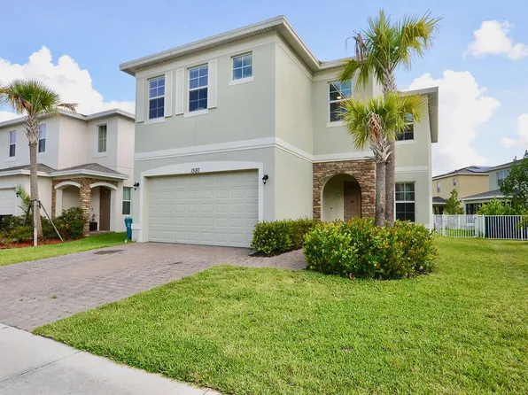 1580 NW Cataluna Circle, Port St Lucie, FL 34986