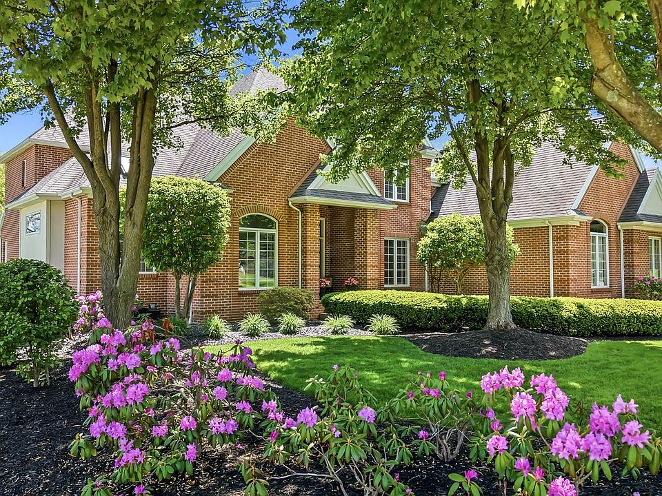 1st image of 185 Queens Ln