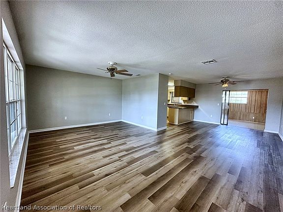 5th image of 603 Cherokee Cir
