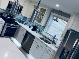 357 Union Ave, Providence, RI 02909