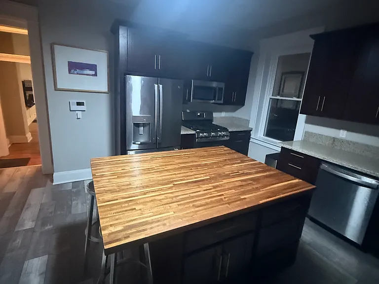639 Watkins St — Photo 13