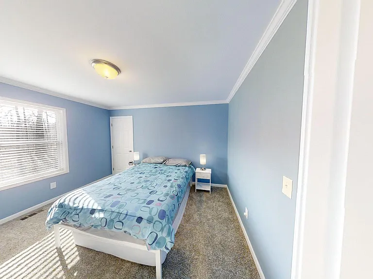 690 Hemlock Loop — Photo 6