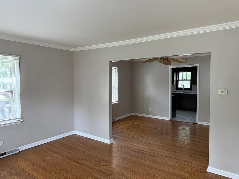 18403 Oakwood Ave — Photo 6