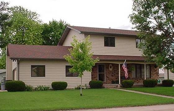 1st image of 1703 Curtis St