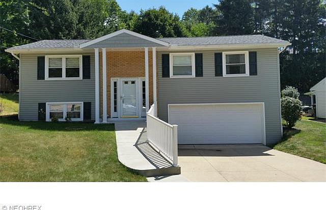 1st image of 549 Narragansett Dr