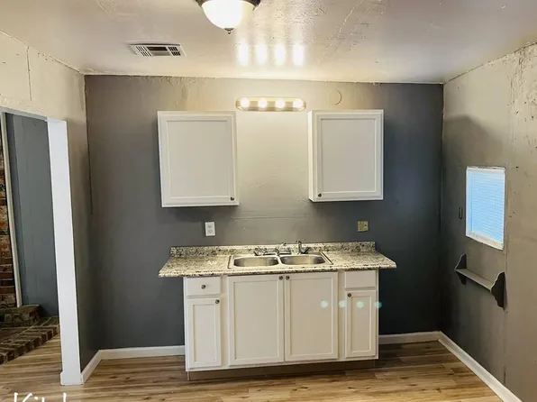 1706 SW 12th St, Lawton, OK 73501