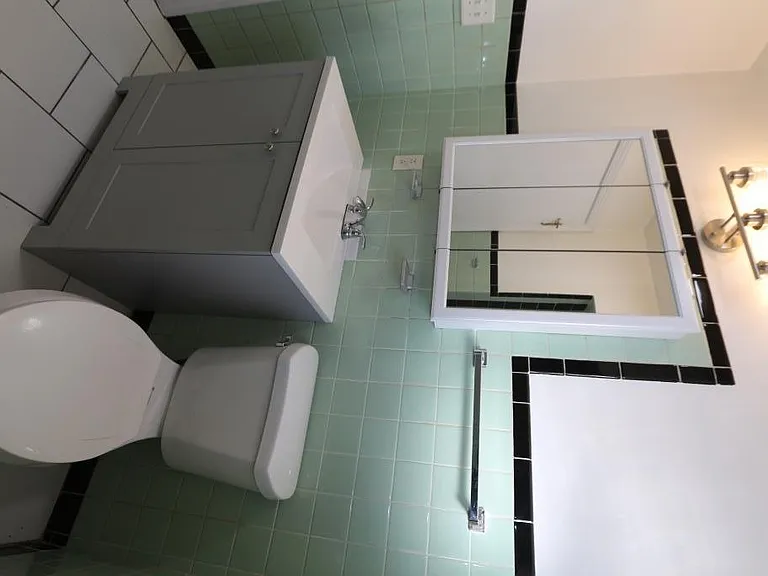 8553 S Oglesby Ave — Photo 16