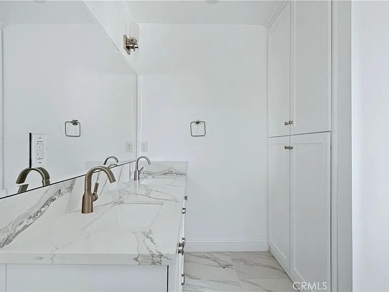 10538 La Reina Ave #4 — Photo 26