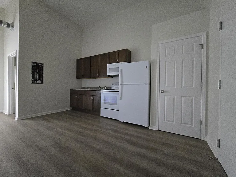 Campbell Lofts — Photo 10