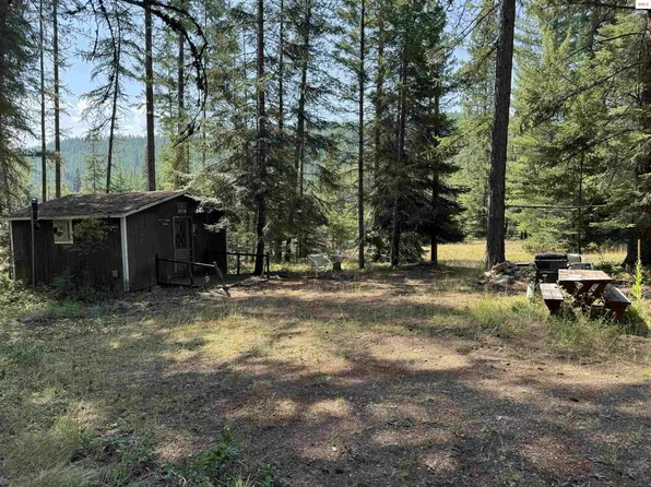 138 Solomon Lake Rd, Moyie Springs, ID 83845