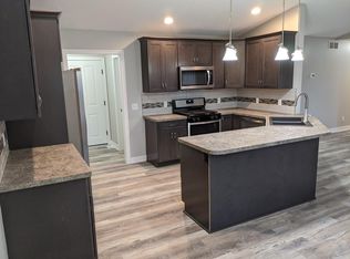 84 Clark St, Grant, MI 49327
