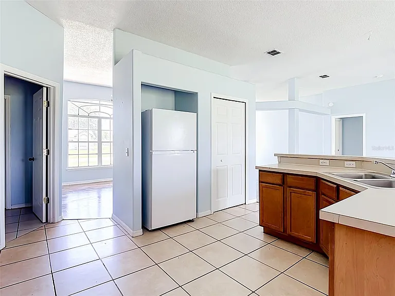 1001 Eiffel Ln — Photo 11