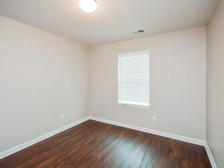 612 Moorings Ave — Photo 14