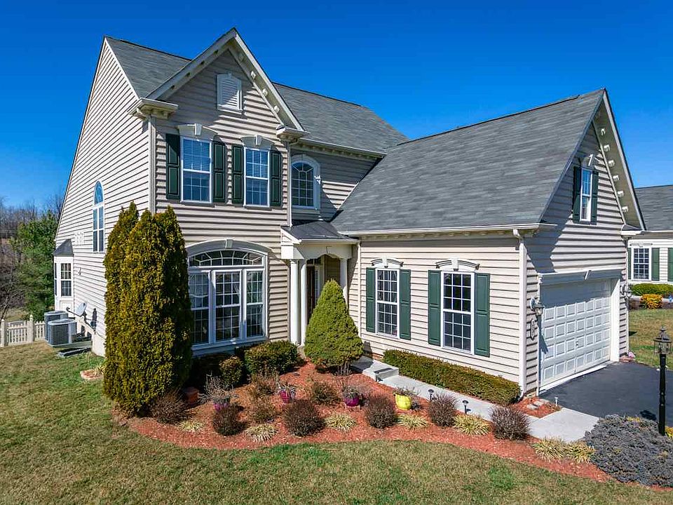 1st image of 207 Princess Caroline Ct