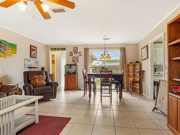 210 Poinsettia Dr, Panama City Beach, FL 32413